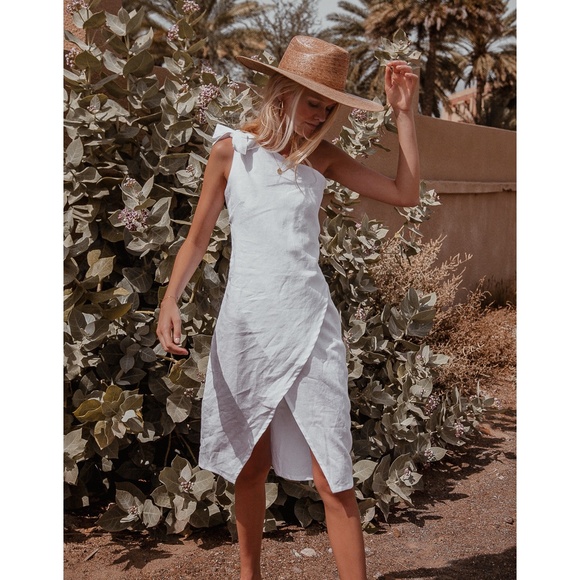 • Palm Collective • Bella One Shoulder Linen Dress - Picture 2 of 3